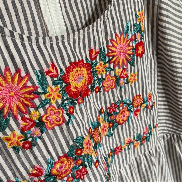 Savanna Jane Gray and White seersucker Embroidered Floral Dress - Picture 3 of 9